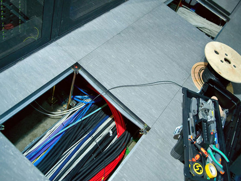 کف کاذب اتاق سرور و معرفی بهترین انواع آن و بررسی قیمت و معرفی روش های خرید کف کاذب اتاق سرور از آروست با مشاوره رایگان و سفارش آنلاین کف کاذب اتاق سرور قیمت کف کاذب اتاق سرور استاندارد کف کاذب اتاق سرور نصب کف کاذب اتاق سرور کف کاذب اتاق برق استرینگر کف کاذب مسکونی انواع کف کاذب - امکانات مدیریت کابل