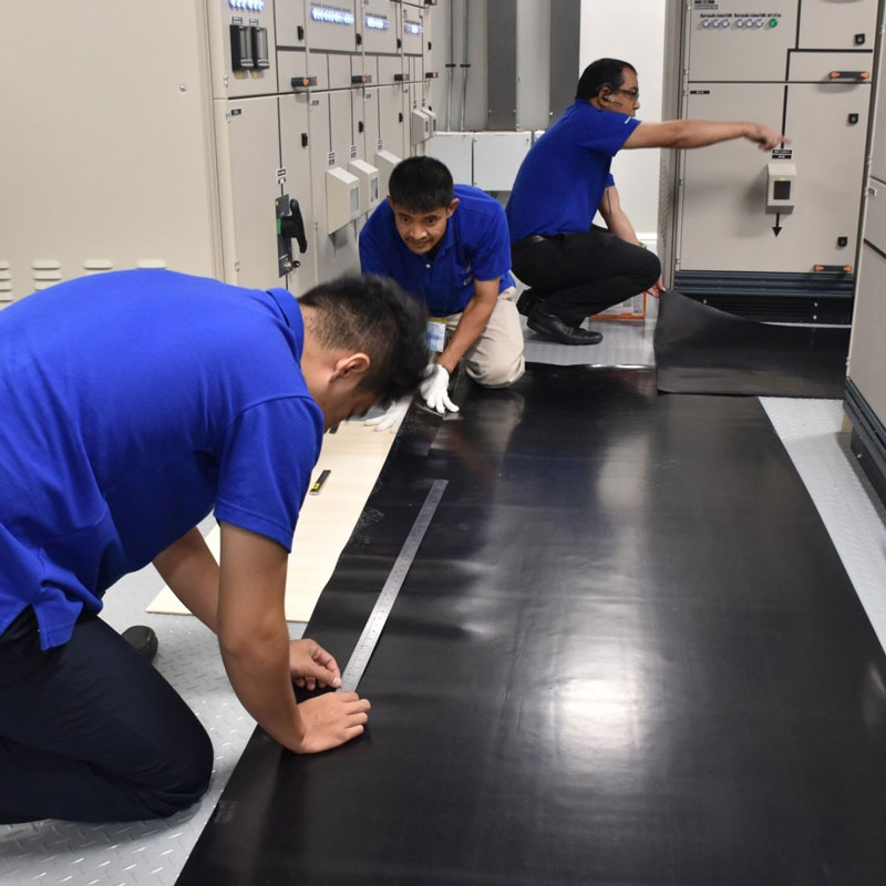 کفپوش عایق برق استاندارد با ضخامت و نصب کفپوش عایق برق با لیست قیمت و معرفی آروست تولید کننده بهترین کفپوش عایق برق با مشاوره و سفارش آنلاین قیمت کفپوش عایق برق ۴۰۰ وات خرید کفپوش عایق برق تولید کننده کفپوش عایق برق قیمت کفپوش عایق برق ۲۰ کیلو ولت ضخامت کفپوش عایق برق نصب کفپوش عایق برق - تعمیر و نگهداری کفپوش‌های عایق برق